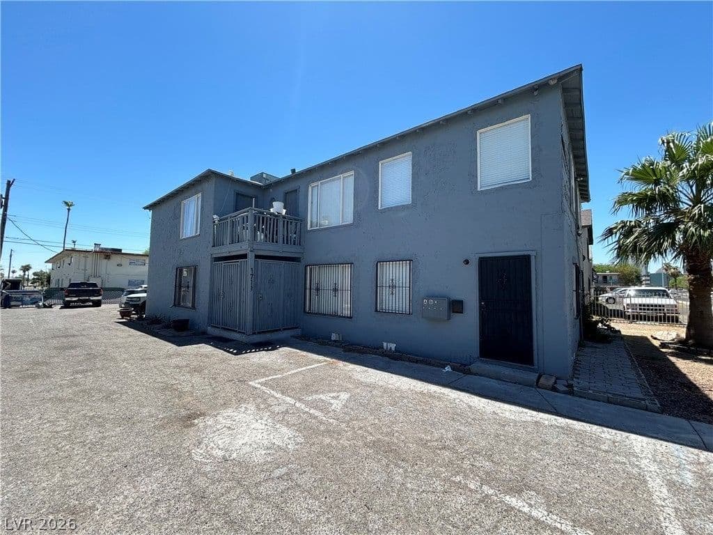 1711 Santa Paula Drive photo 2