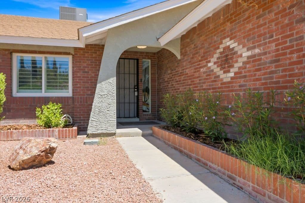 3700 Briarglen Lane photo 4