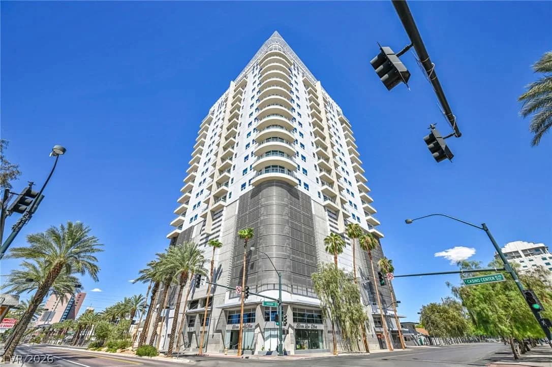 200 Hoover Avenue photo 3