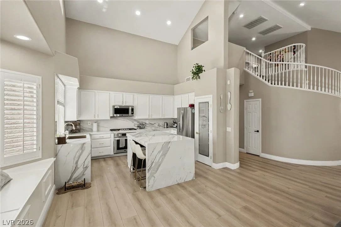 9521 Marina Valley Avenue photo 5