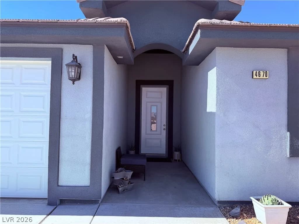 4670 Stonebridge Court photo 2