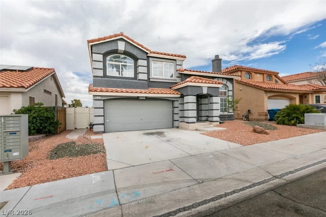 8721 Raindrop Canyon Avenue photo 2