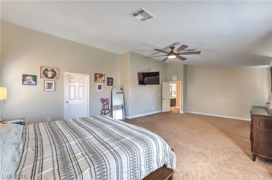 152 Welland Court photo 5