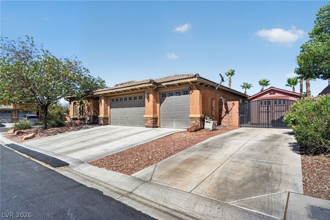 11212 Hudson Brook Street photo 2