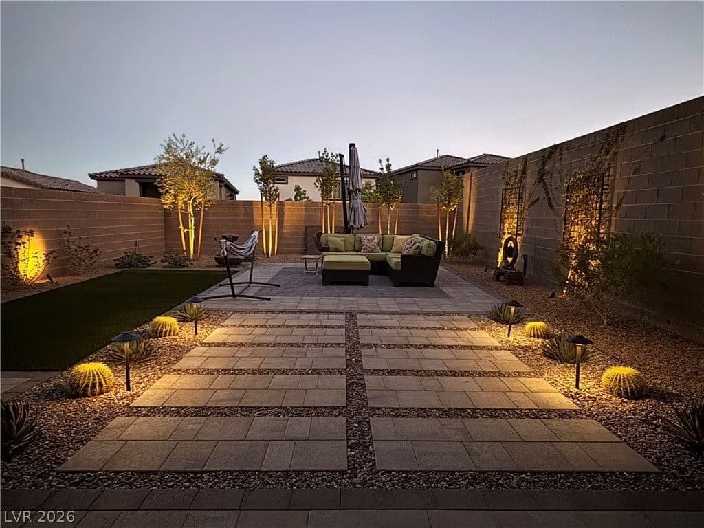 11627 Desert Hollow Avenue photo 5