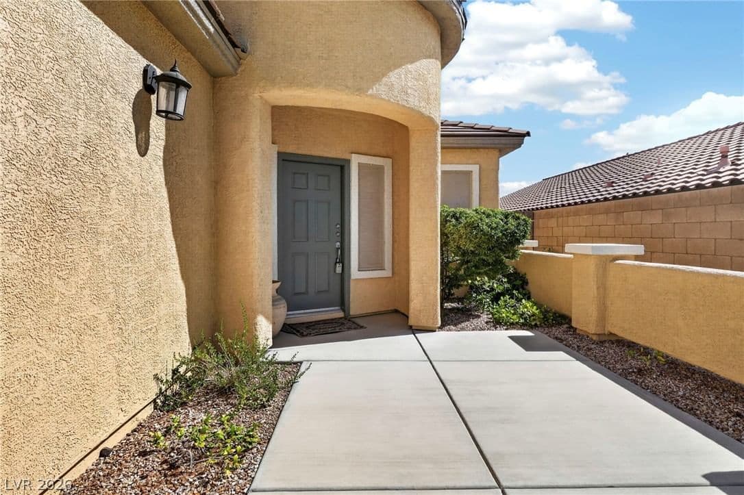 2623 Lochleven Way photo 4