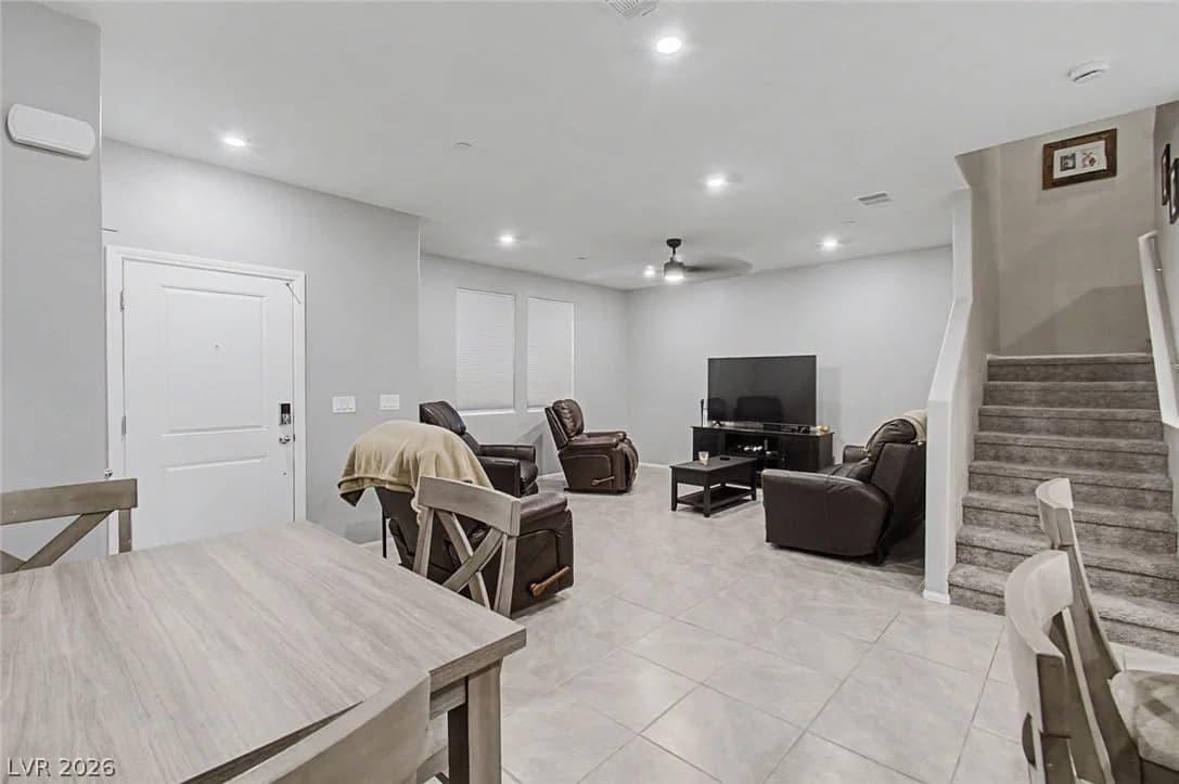 6740 Nimbus Avenue photo 4