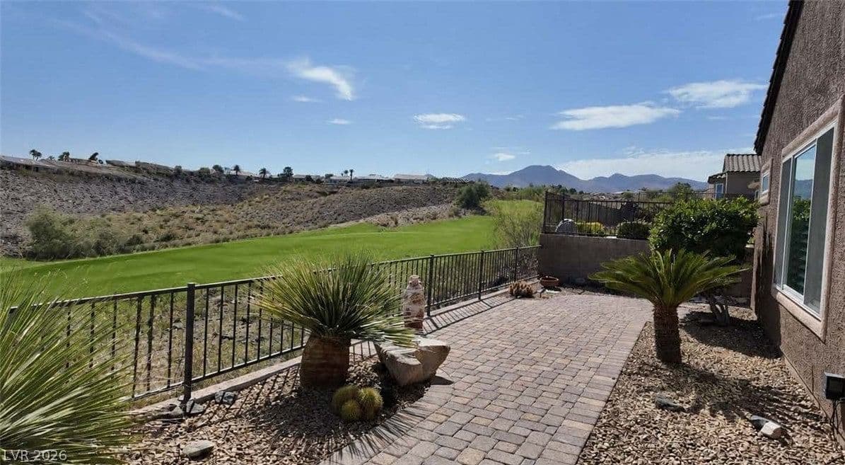 2852 Patriot Park Place photo 5