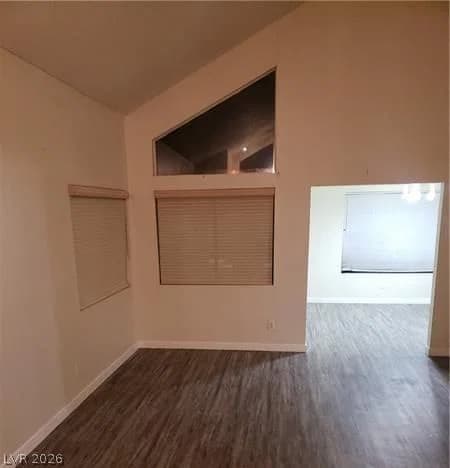 2720 Knightsbridge Road photo 3