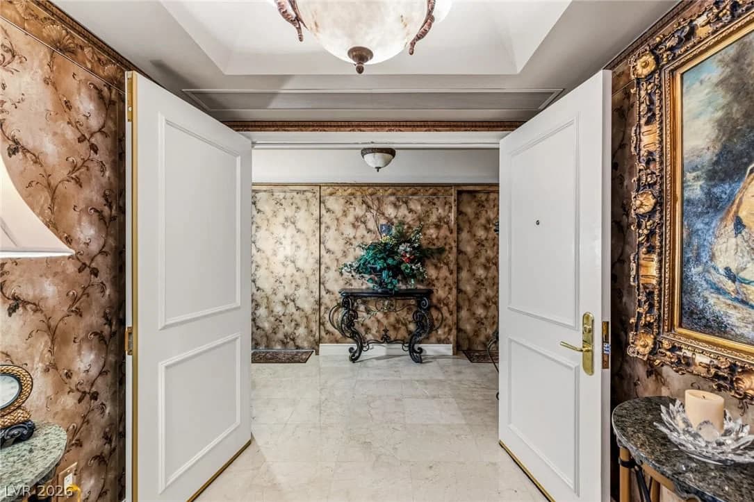 2747 Paradise Road photo 2
