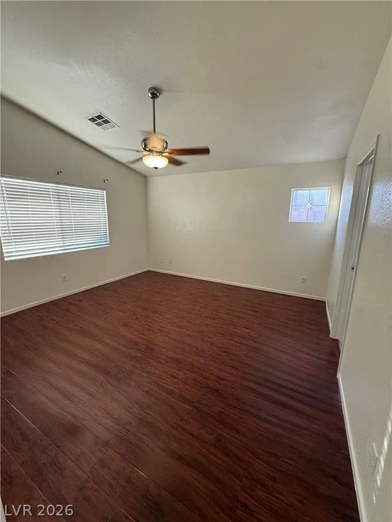 3421 Oakville Court photo 4