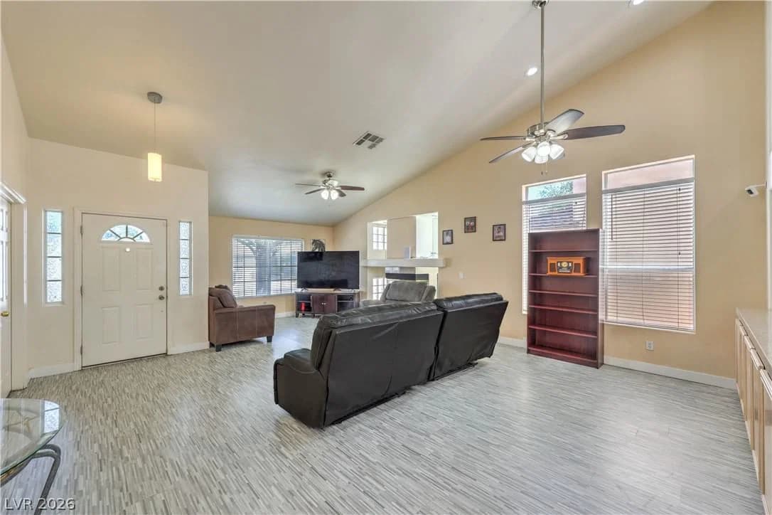 3855 Lorraine Lane photo 5