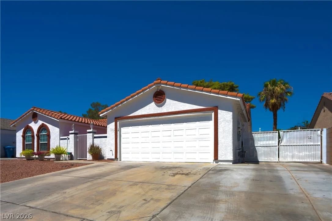 1825 Stonington Place photo 2