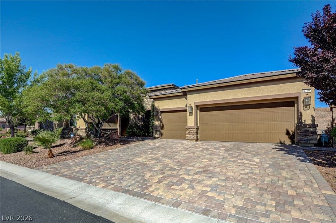 4260 Helena Cove Court photo 2