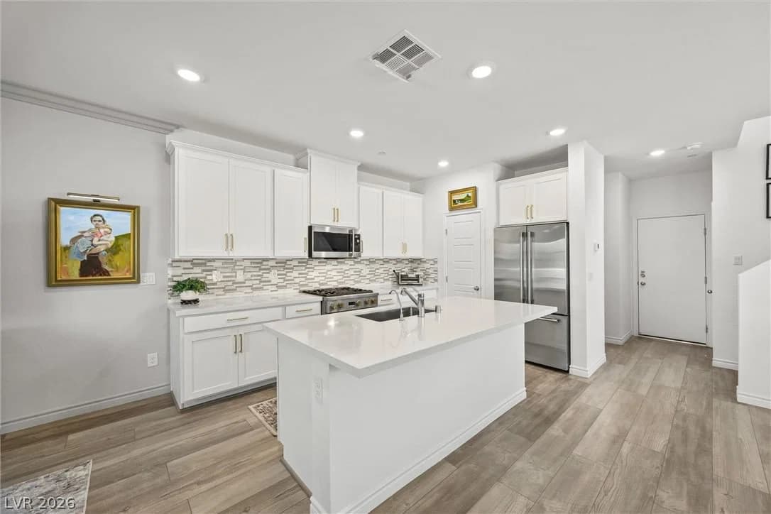 600 Carriage Hill Drive photo 5
