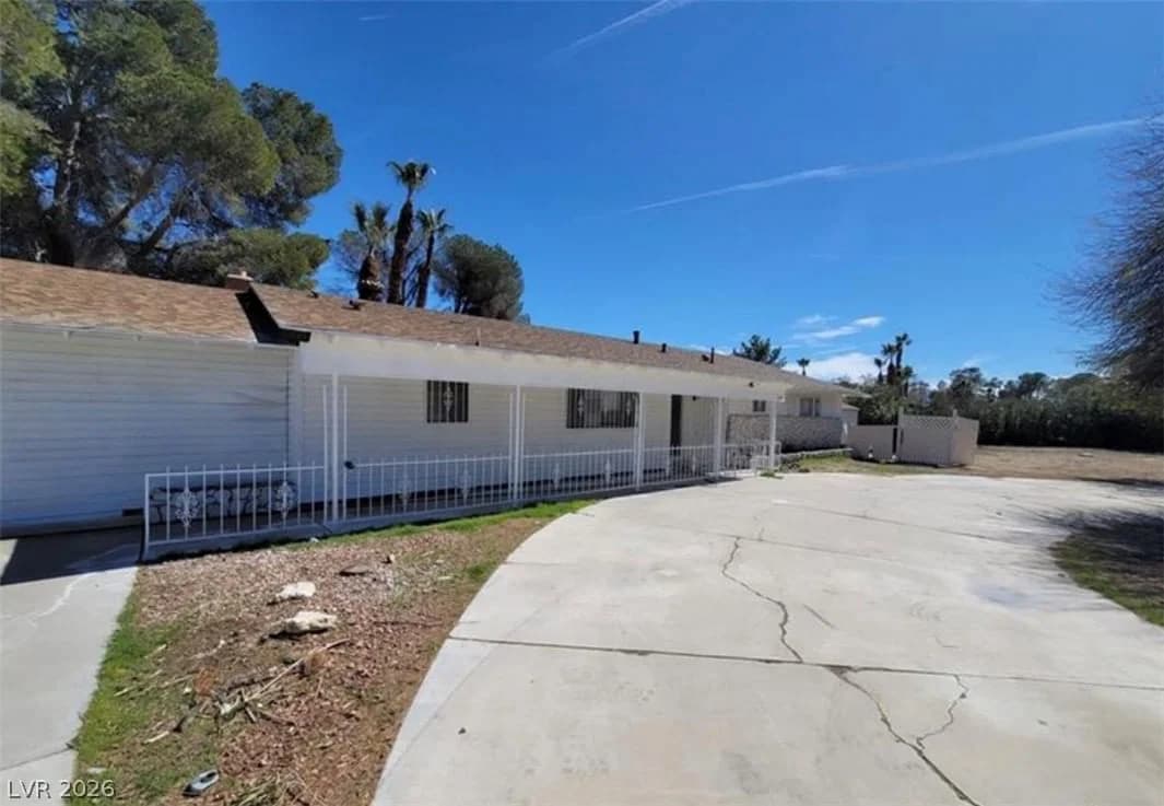 4560 Rancho Hills Drive photo 2