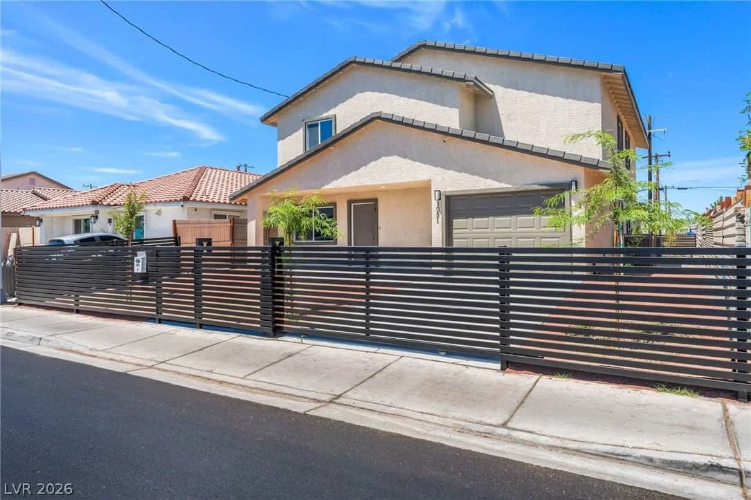 1031 Palm Street photo 2