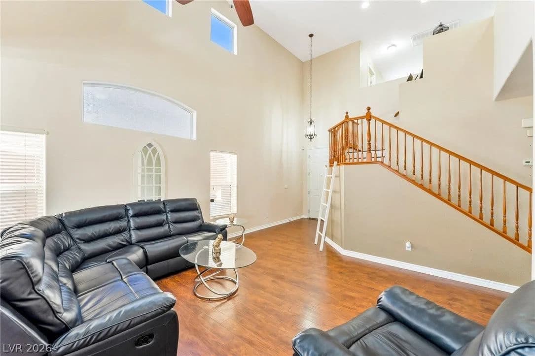 309 Sierra Breeze Avenue photo 4