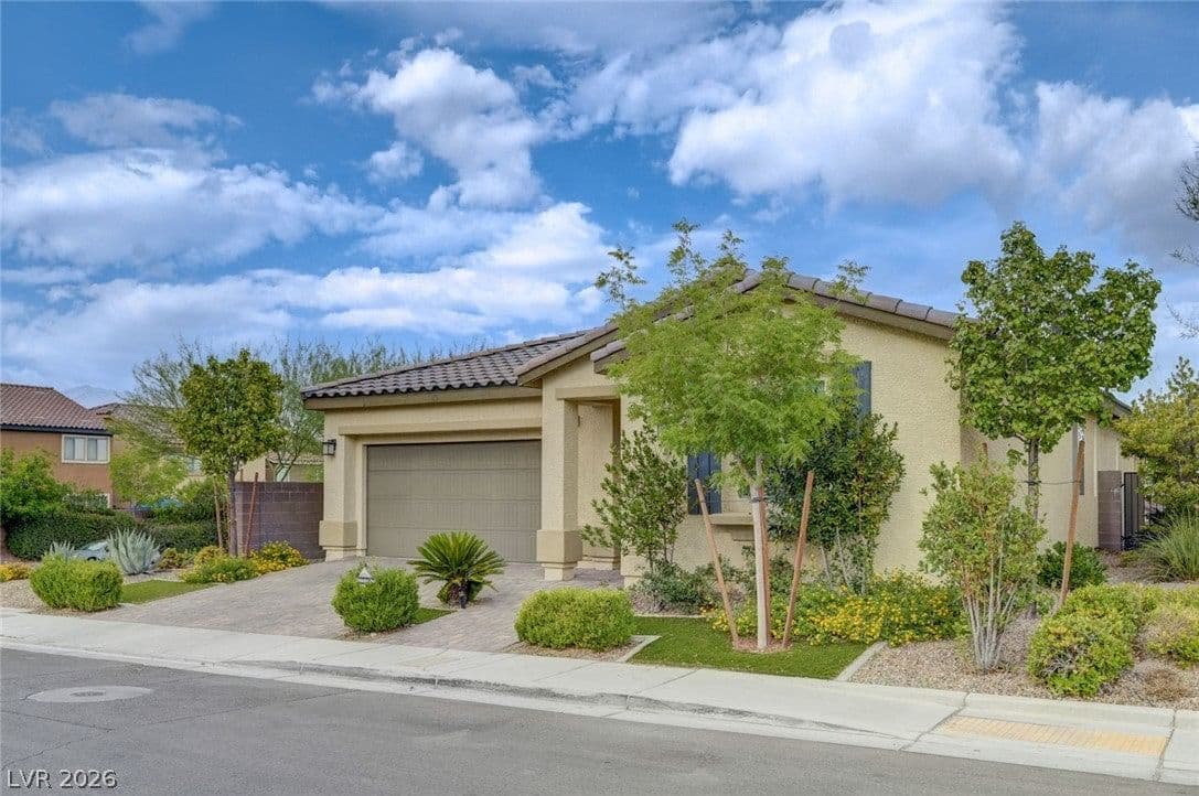 4654 Plum Button Street photo 5