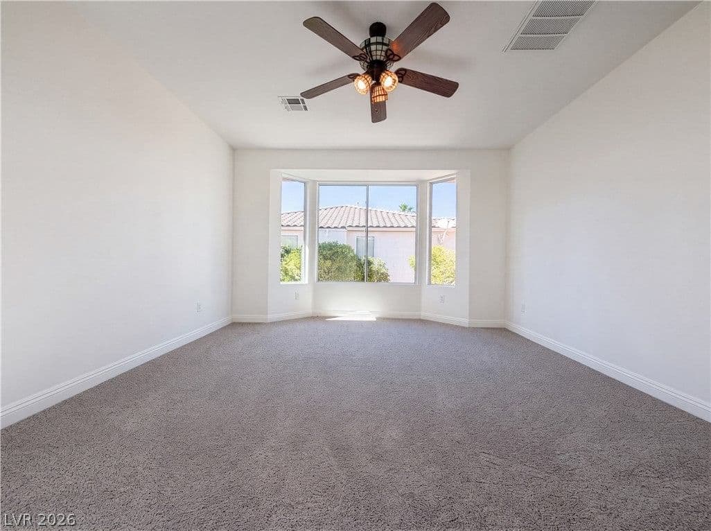 10228 Donde Avenue photo 4