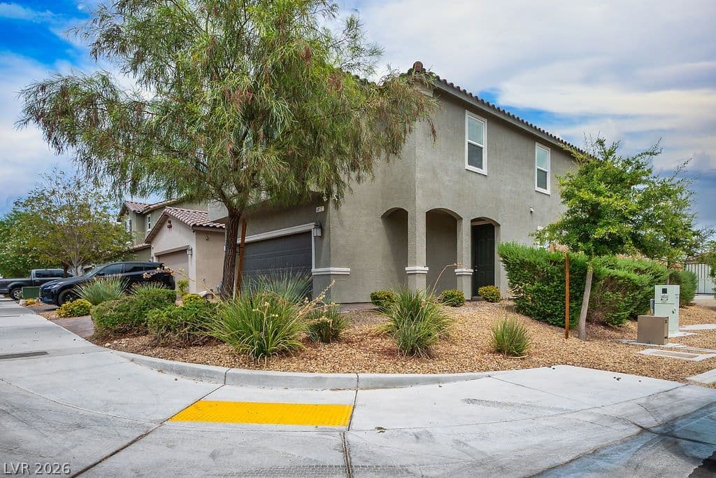 6812 Vacarez Drive photo 2