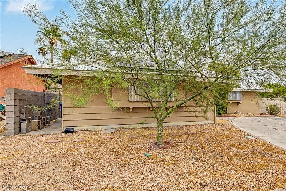 4000 Fortune Avenue photo 5
