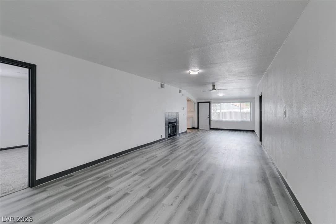 1922 Houston Drive photo 4