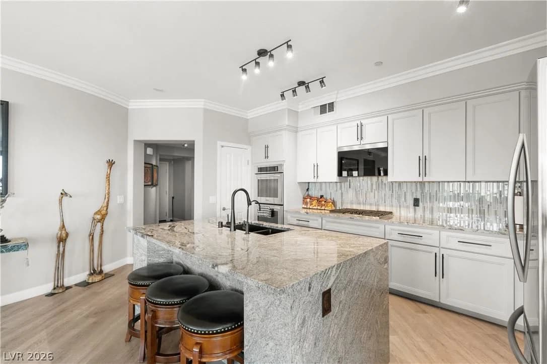 2555 Hampton Road photo 4