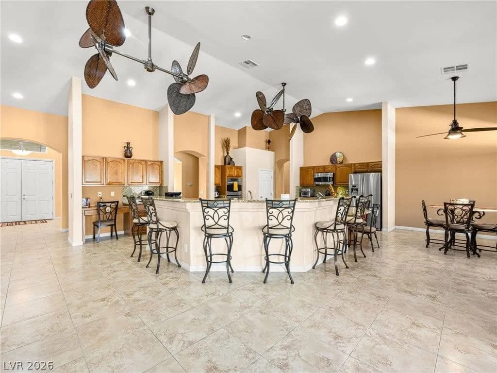 6524 Colossal Cave Avenue photo 3
