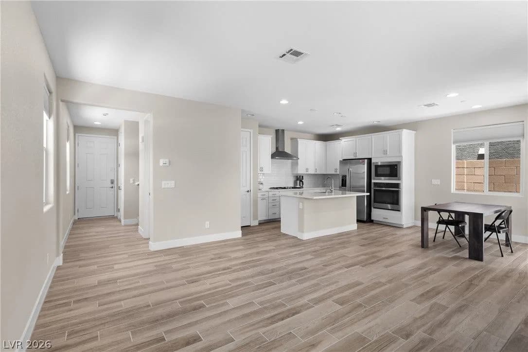 1049 Williamtown Avenue photo 3