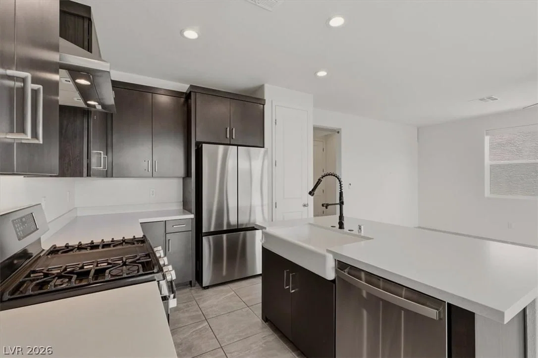 4423 Frias Falls Avenue photo 4