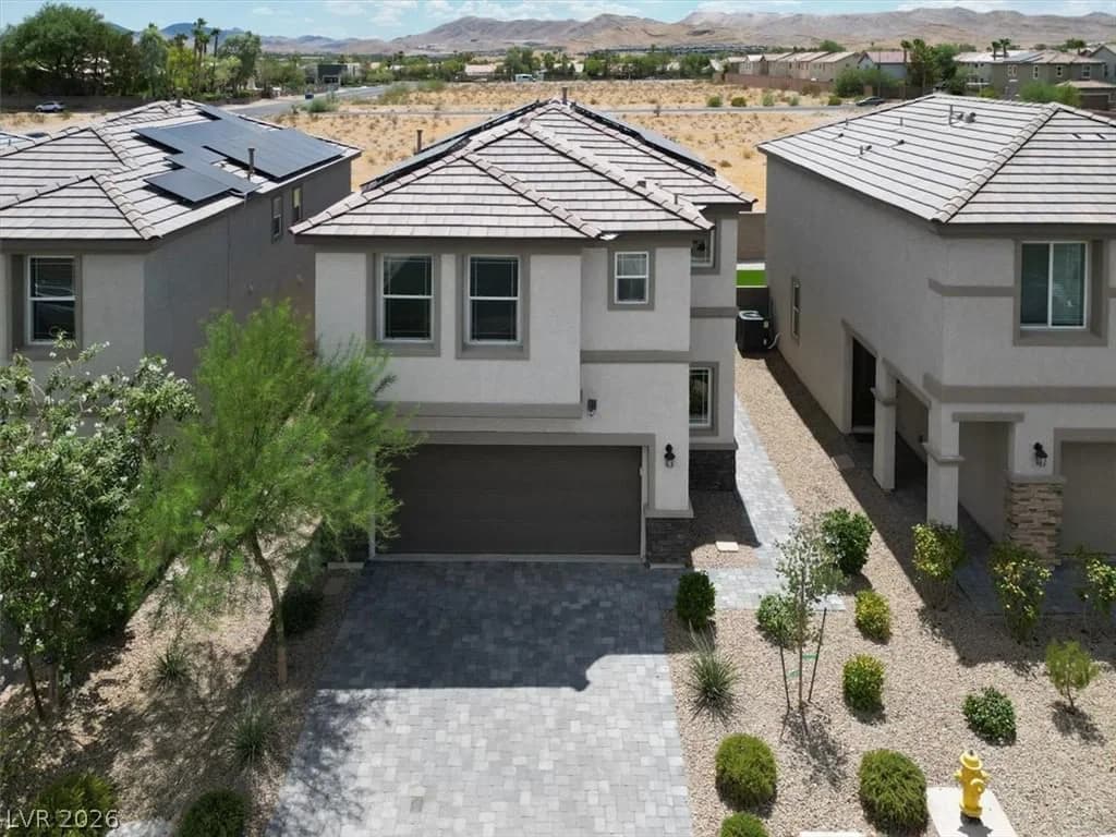 4423 Frias Falls Avenue photo 3