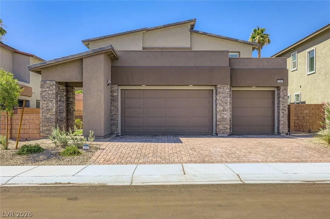1289 Valencia Cliffs Avenue photo 4