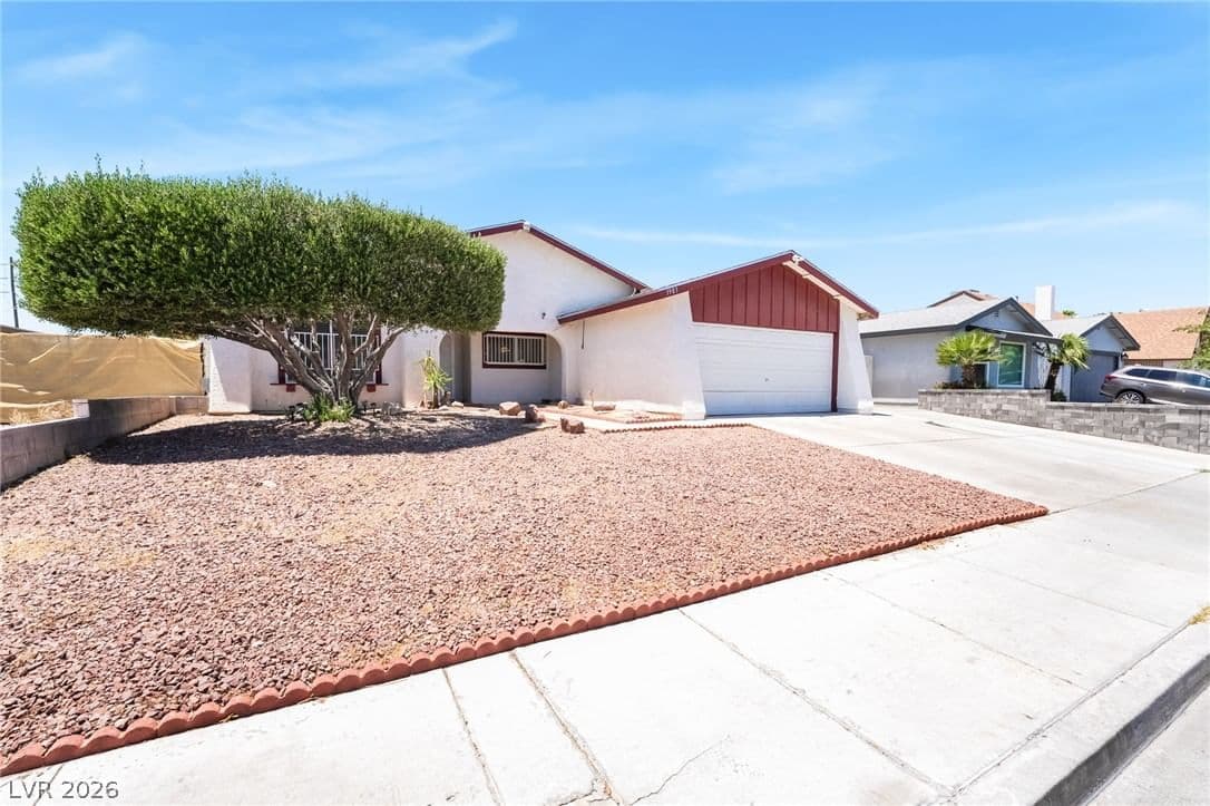 3983 Redwood Street photo 2