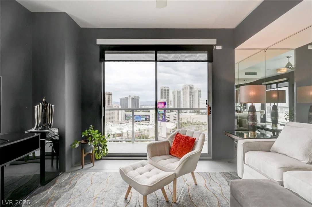 200 Sahara Avenue photo 5