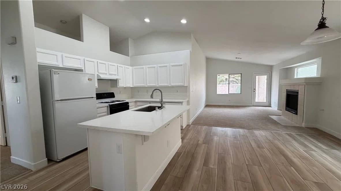 4044 Misty Lilac Court photo 4