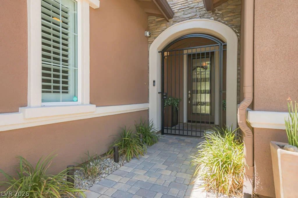 257 Evante Street photo 4