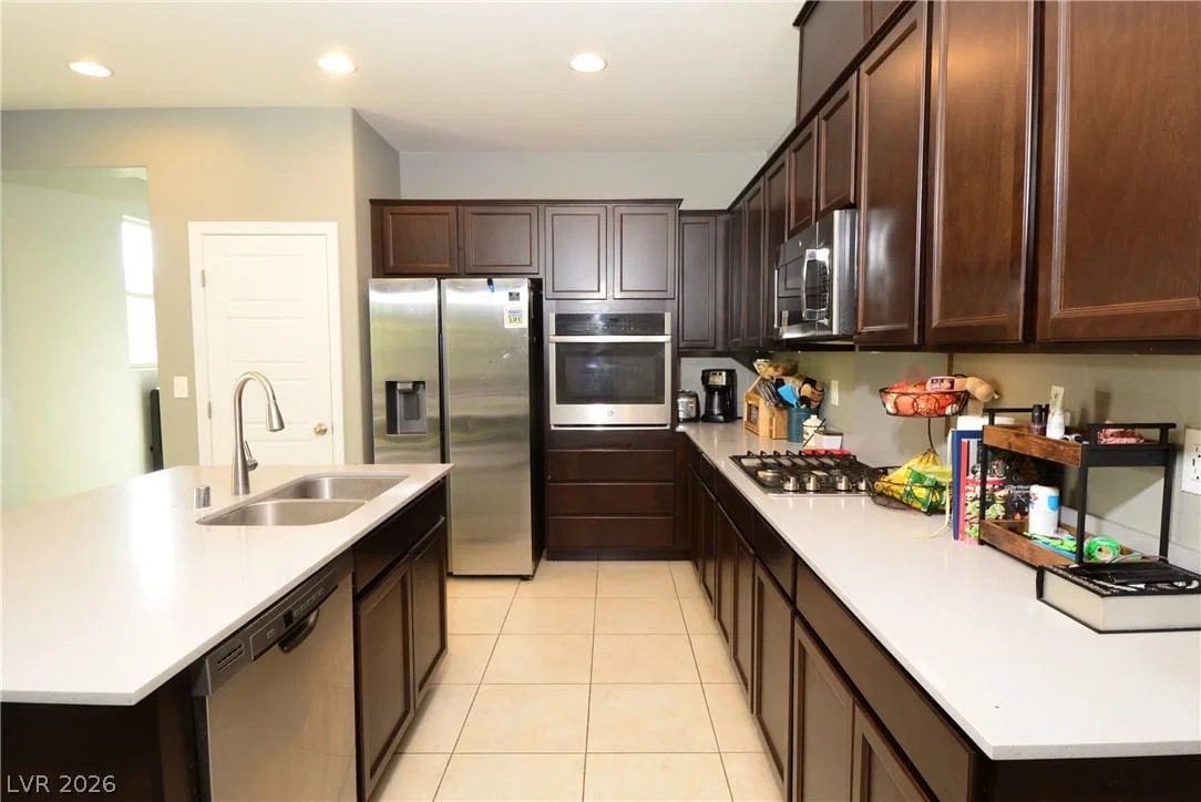 10281 Pond Pine Avenue photo 2