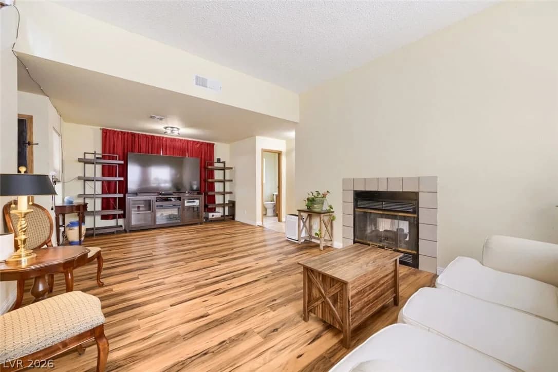 526 Tabony Avenue photo 4