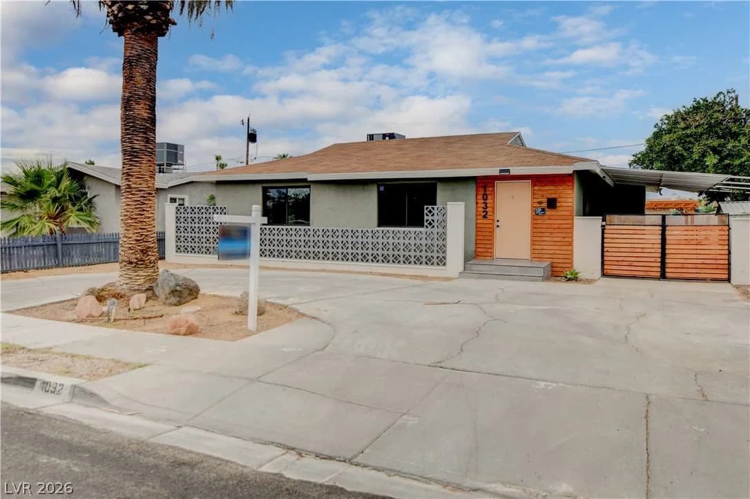 1032 Howard Drive photo 3
