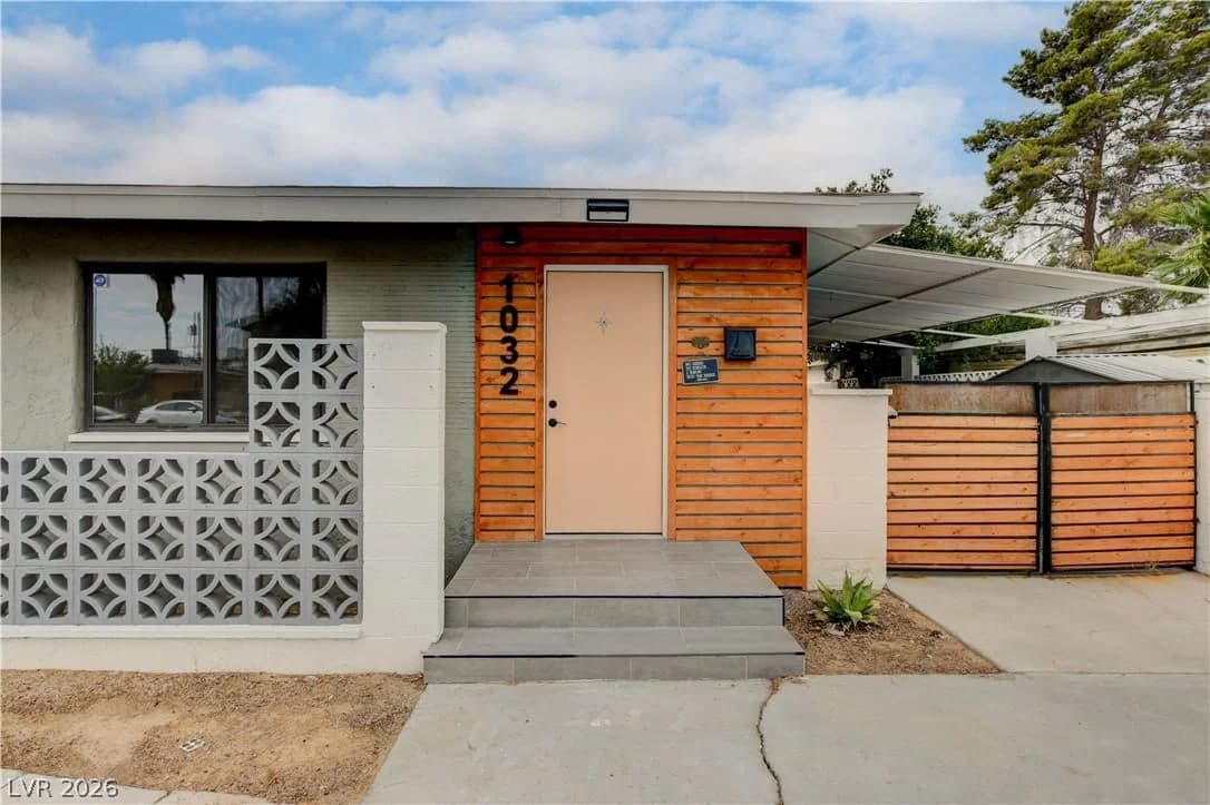 1032 Howard Drive photo 4