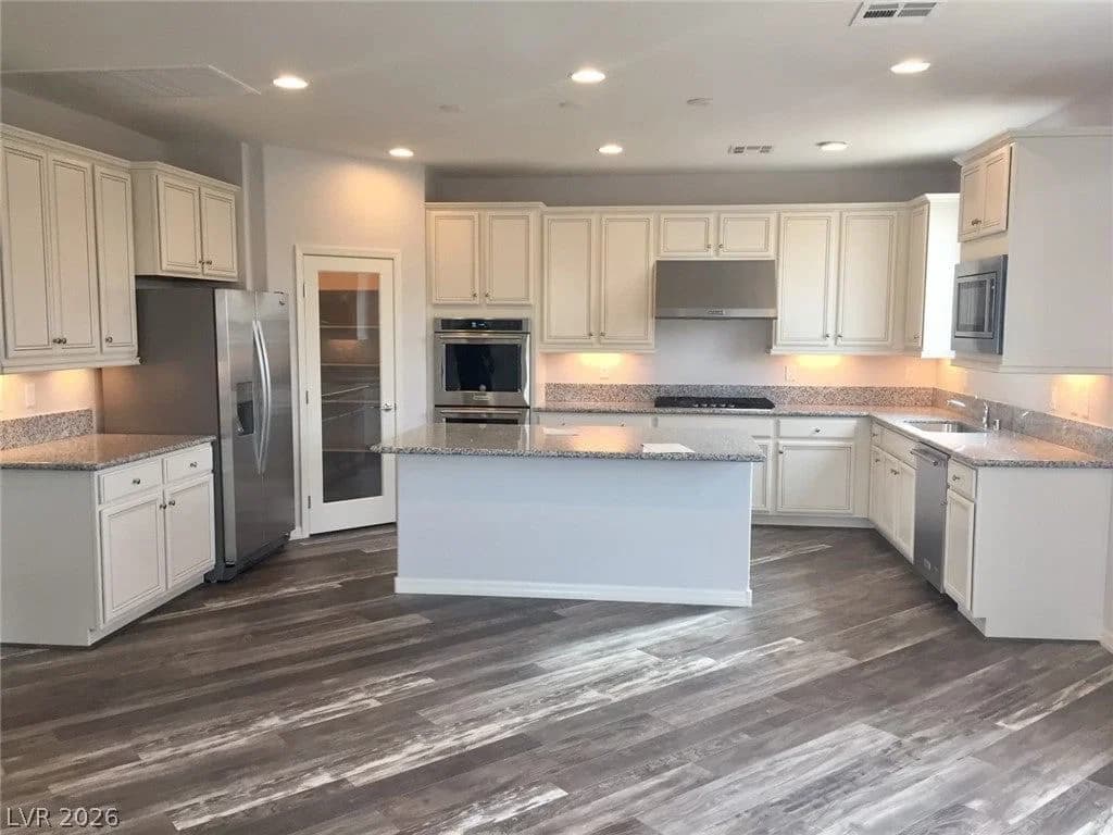 8109 Muir Brook Avenue photo 3