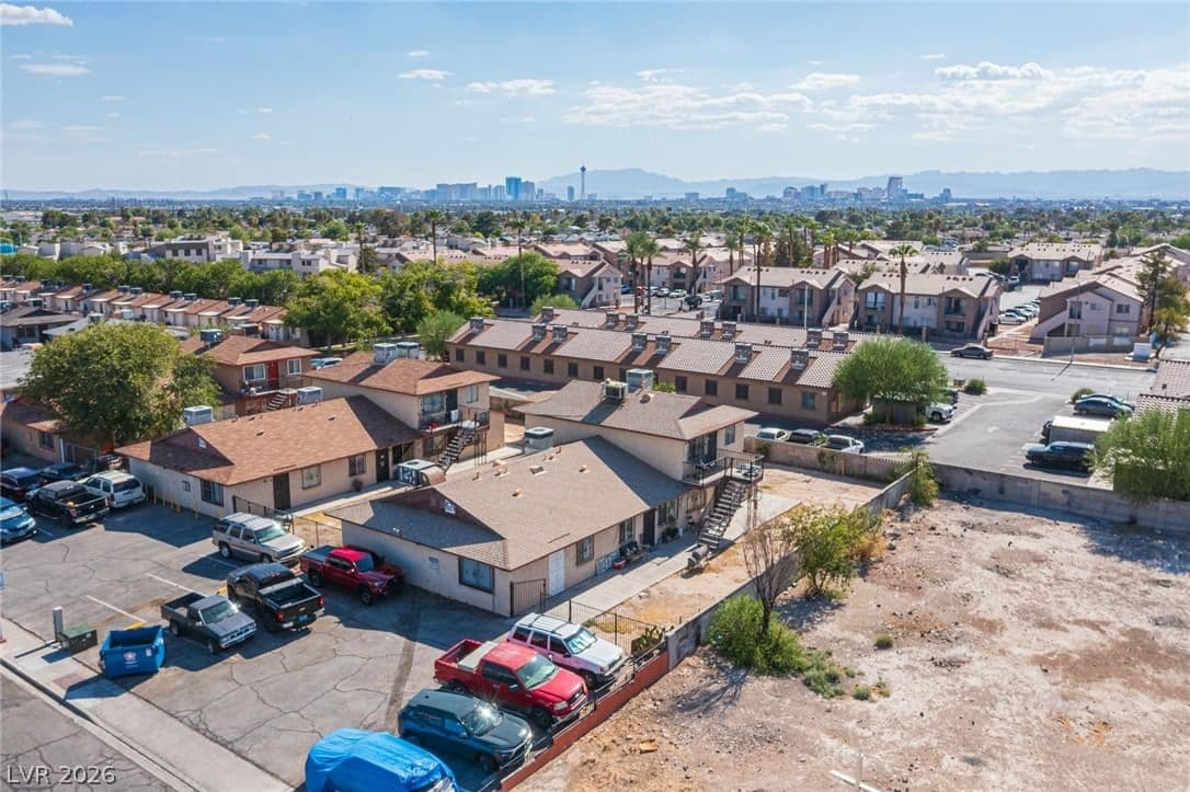 1524 Henry Drive photo 3