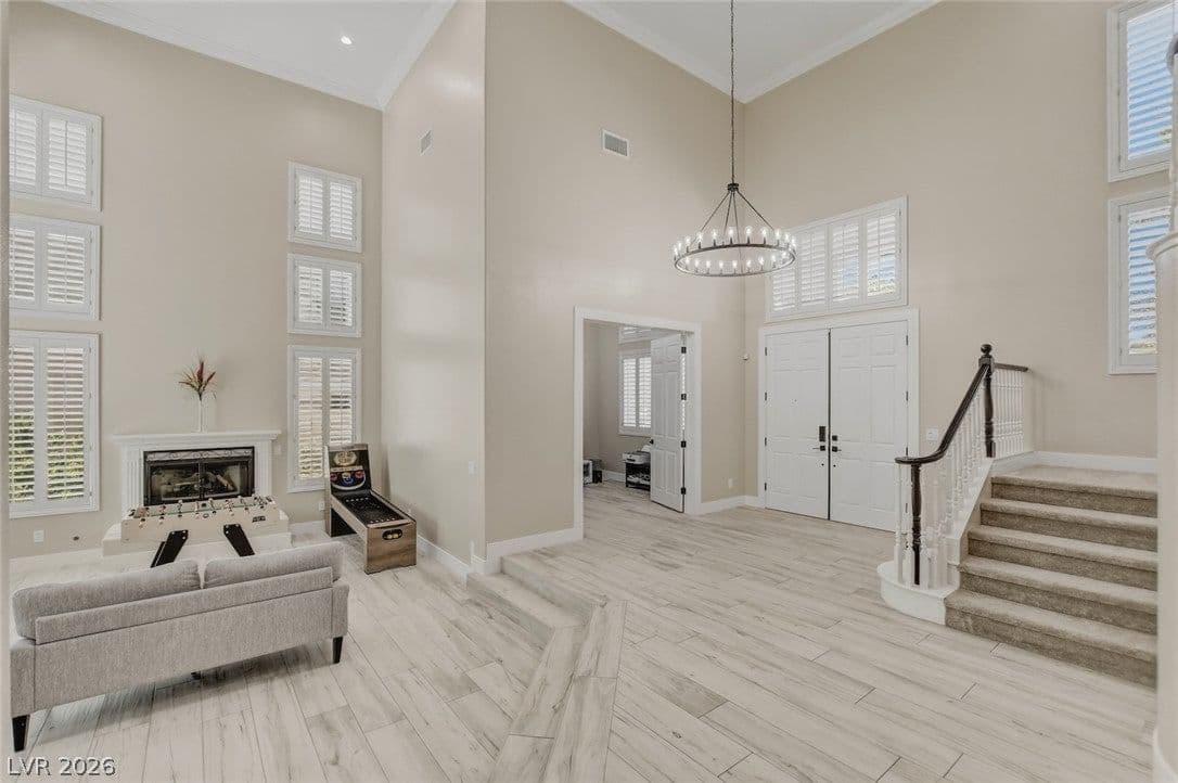 304 Queens Gate Court photo 5