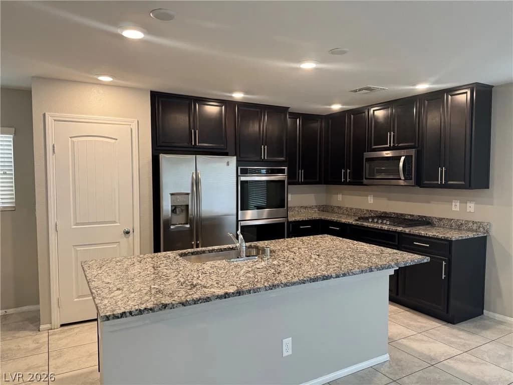 5788 Mia Skye Street photo 2