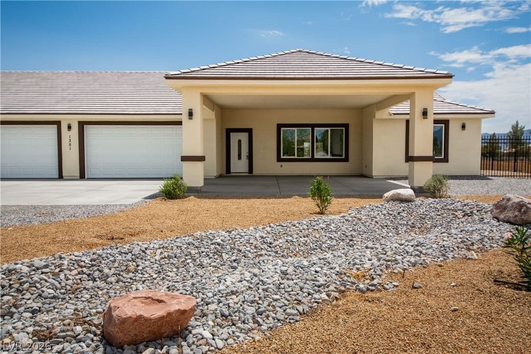 1351 Huckleberry Street photo 4
