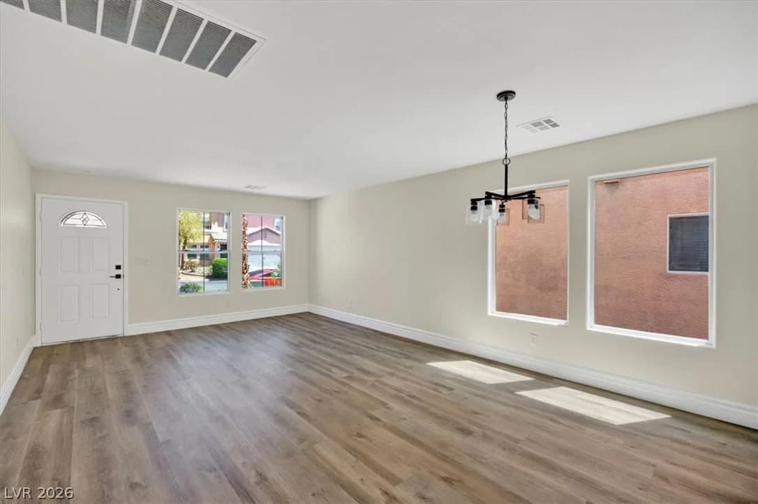 211 Calvino Avenue photo 2