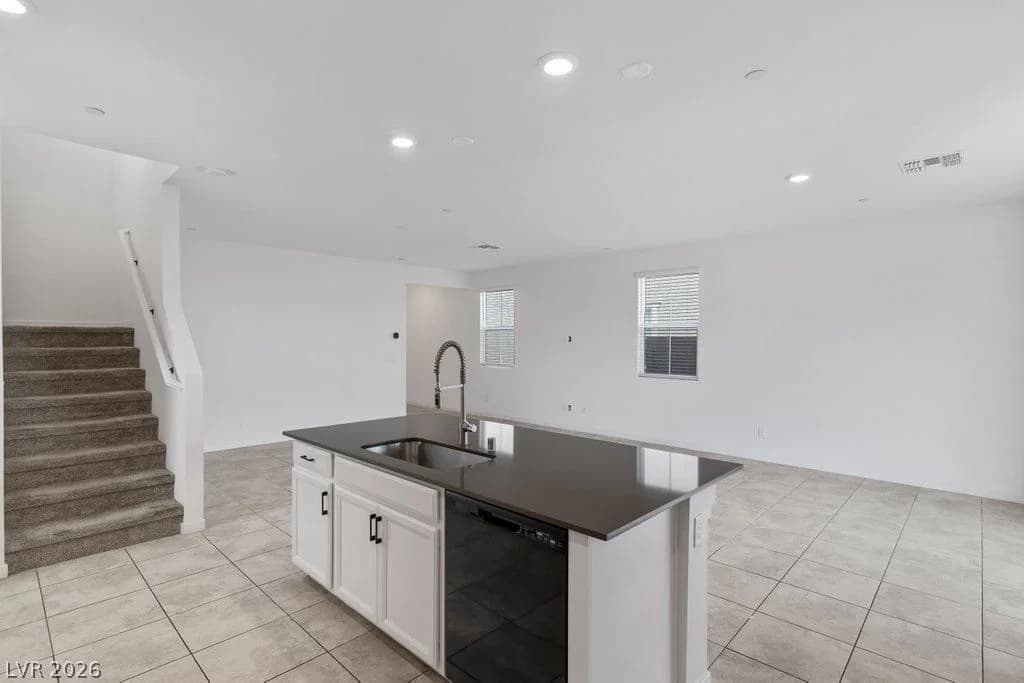 2852 Frabiele Street photo 5