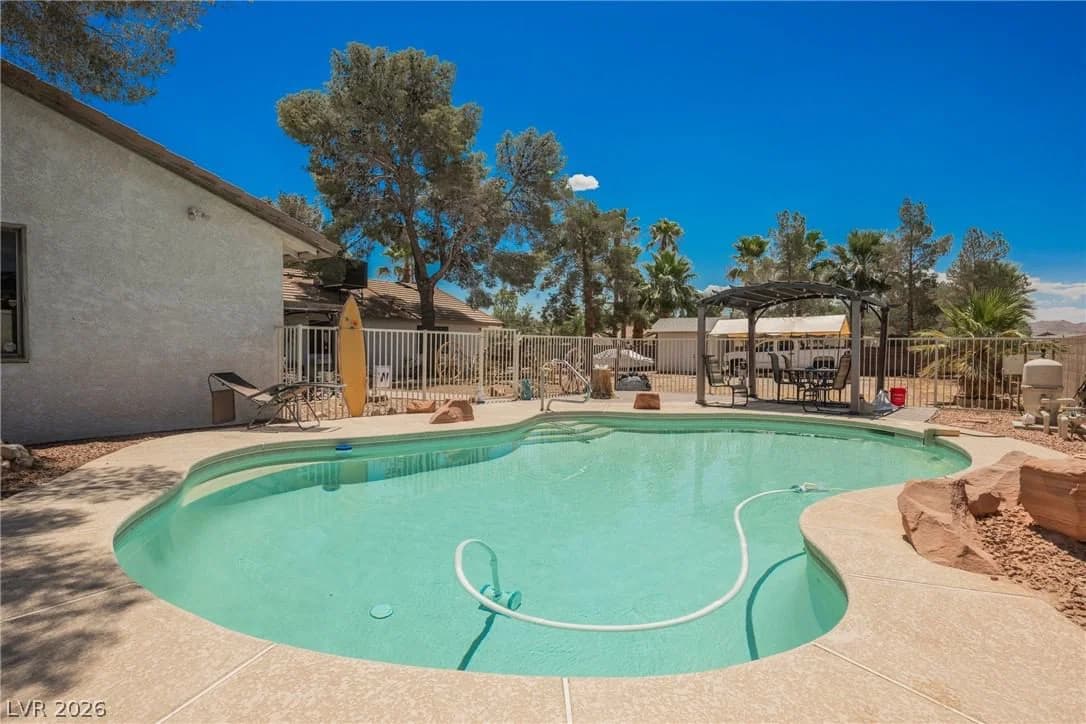 5485 Meranto Avenue photo 2