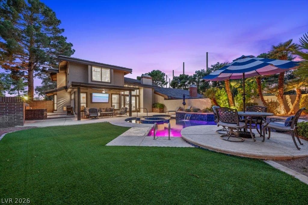 820 Pinehurst Drive photo 3
